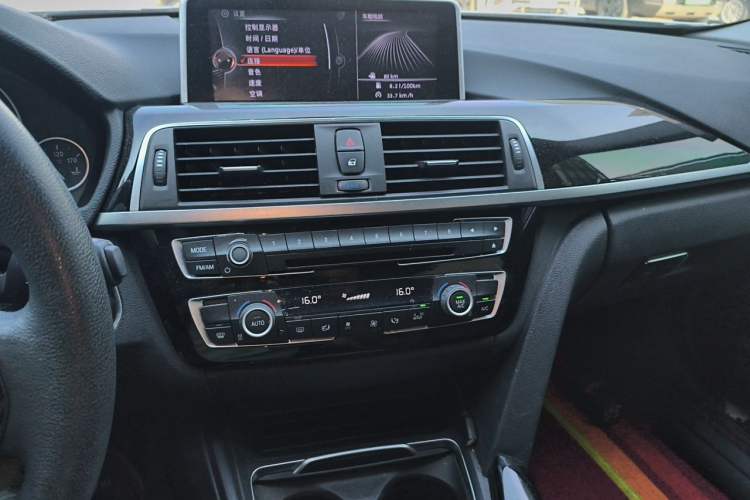 Used BMW 3 Series 2017 320Li Fashion Model Audio And AC Panel