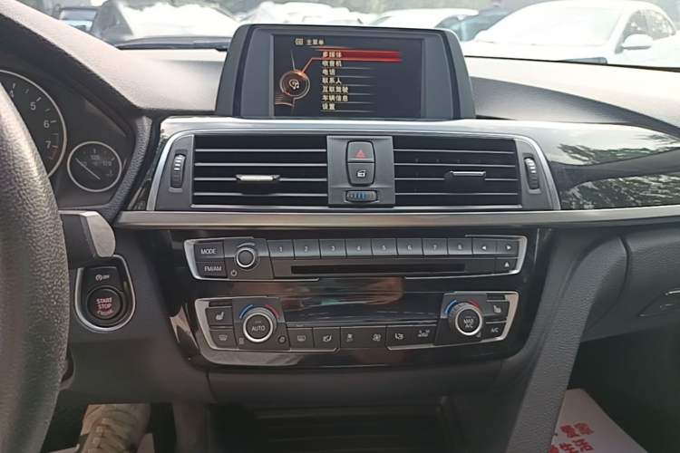 Used BMW 3 Series 2017 320Li Fashion Model Audio And AC Panel