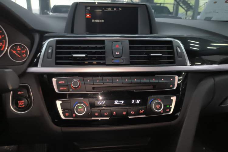 Used BMW 3 Series 2017 320Li Fashion Model Audio And AC Panel