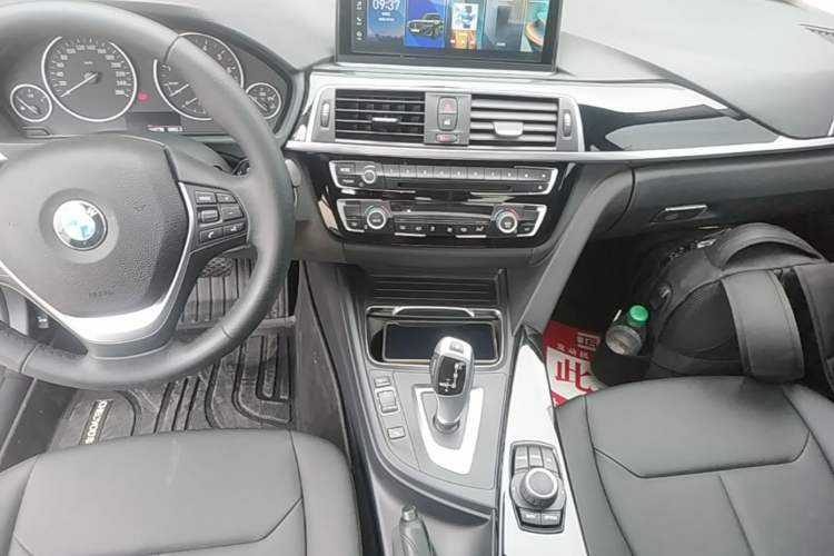 Used BMW 3 Series 2017 320Li Fashion Model Audio And AC Panel