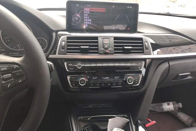 Used BMW 3 Series 2017 320Li Fashion Model Audio And AC Panel