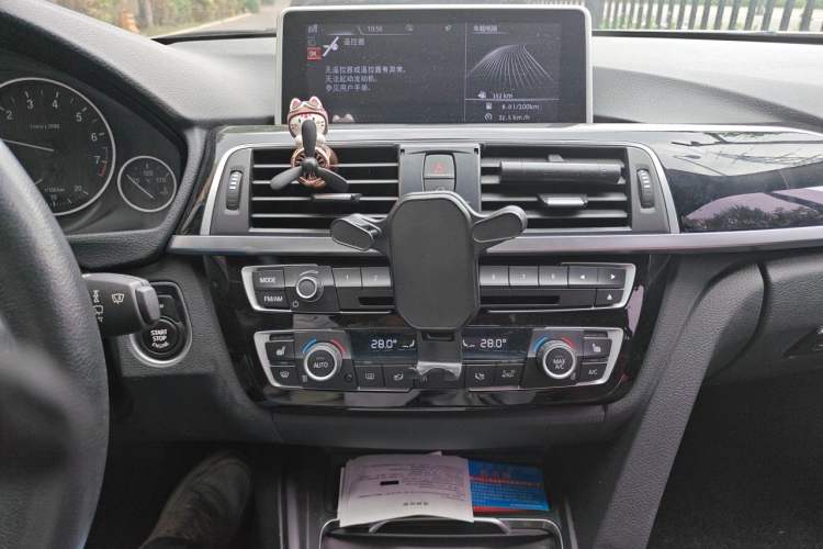 Used BMW 3 Series 2017 320Li xDrive Fashion Model Audio And AC Panel