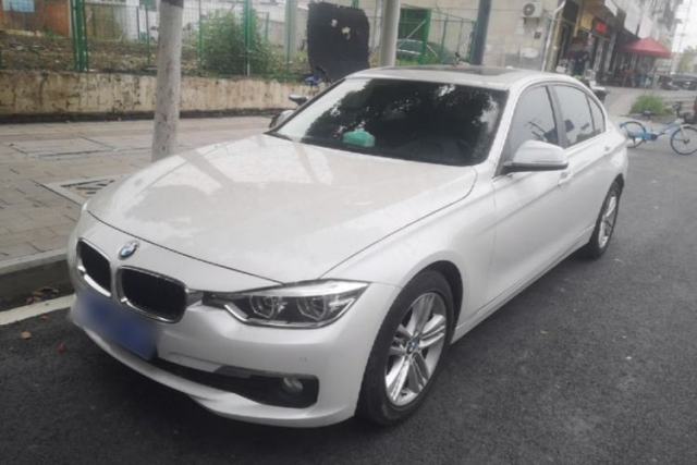 Ojetý BMW 3 Series 2017 320Li Fashion Model