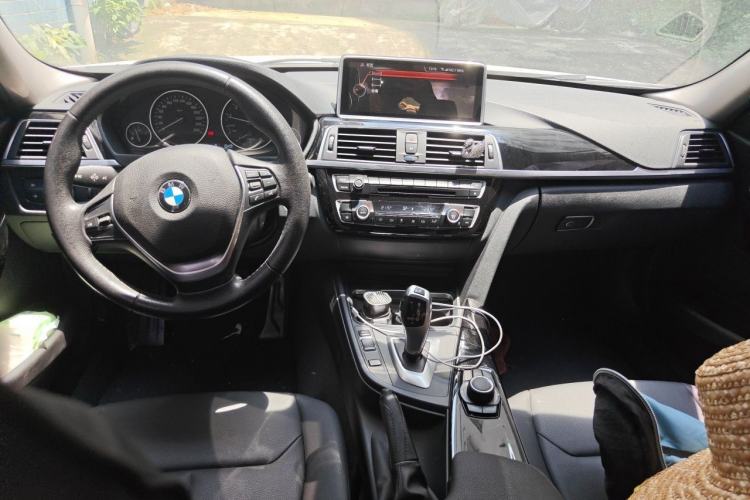 Used BMW 3 Series 2017 320Li Fashion Model Center Console