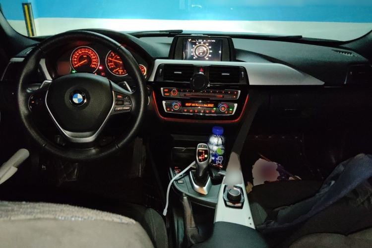 Used BMW 3 Series 2017 320i M Sport Center Console