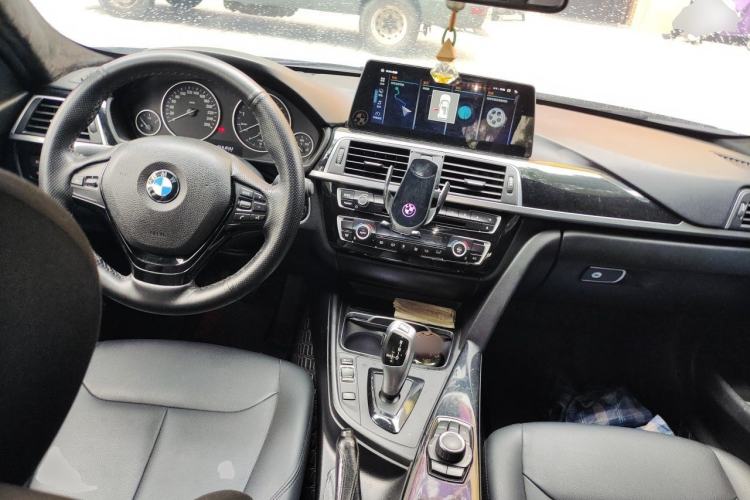 Used BMW 3 Series 2017 320Li Fashion Model Center Console