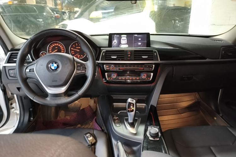 Used BMW 3 Series 2017 318Li Fashion Model Center Console
