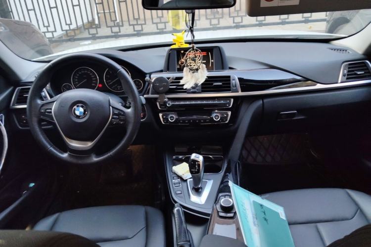 Used BMW 3 Series 2017 320Li Fashion Model Center Console