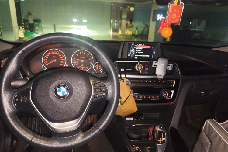 Used BMW 3 Series 2017 320Li Fashion Model Center Console