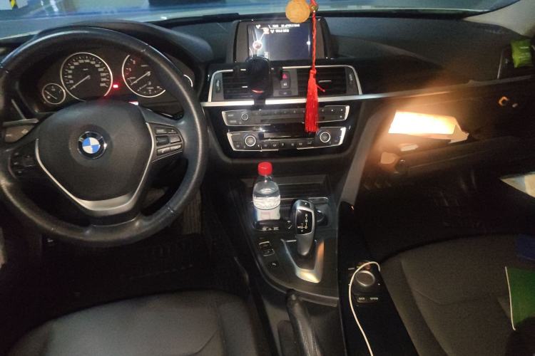 Used BMW 3 Series 2017 320Li Fashion Model Center Console