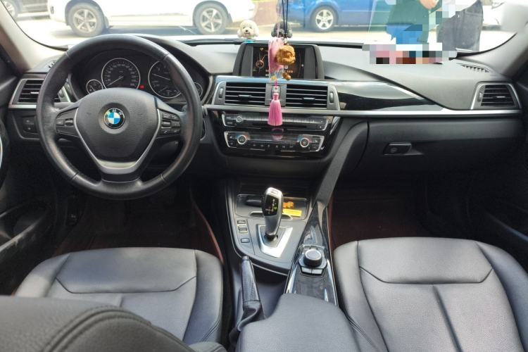 Used BMW 3 Series 2017 318Li Fashion Model Center Console