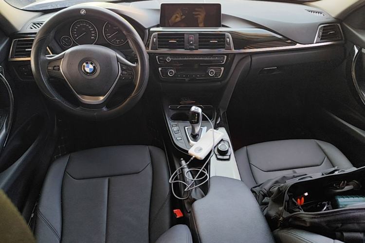 Used BMW 3 Series 2017 320Li Fashion Model Center Console