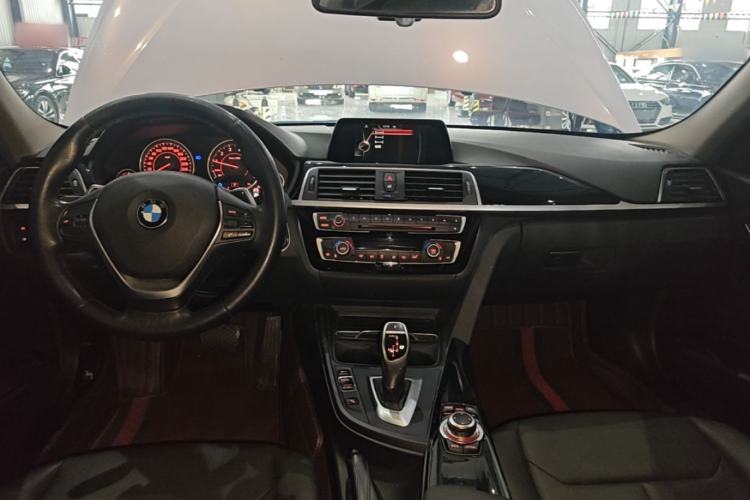 Used BMW 3 Series 2017 320Li M Sport Edition Center Console