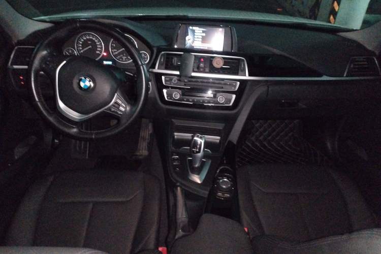 Used BMW 3 Series 2017 320Li Fashion Model Center Console