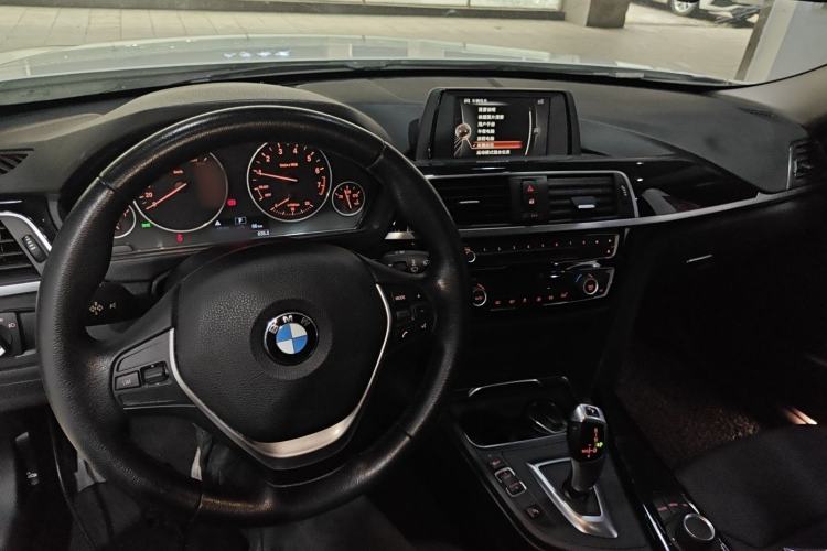 Used BMW 3 Series 2017 320Li Fashion Model Center Console