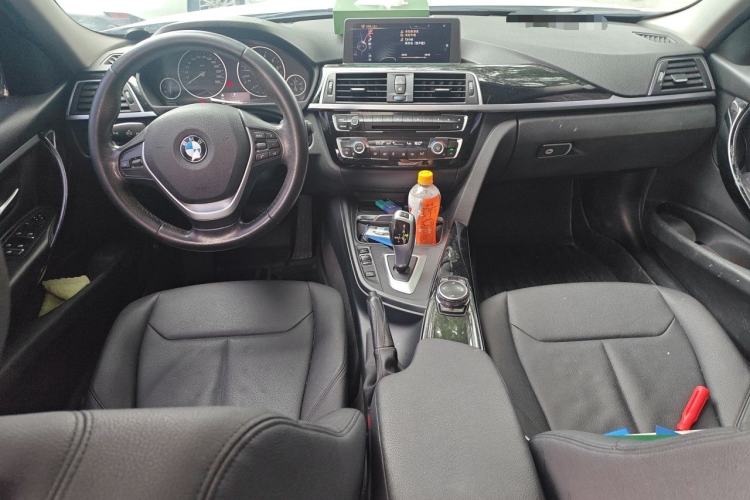 Used BMW 3 Series 2017 320Li Fashion Model Center Console