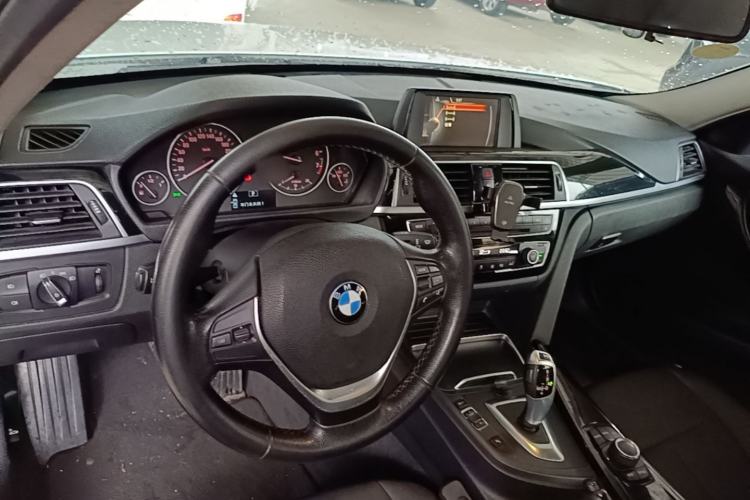 Used BMW 3 Series 2017 320Li Fashion Model Center Console