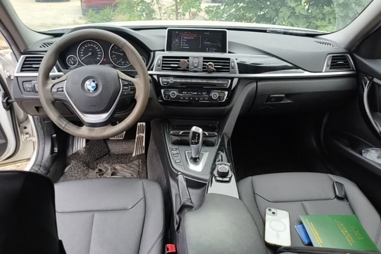 Used BMW 3 Series 2017 320Li Fashion Model Center Console