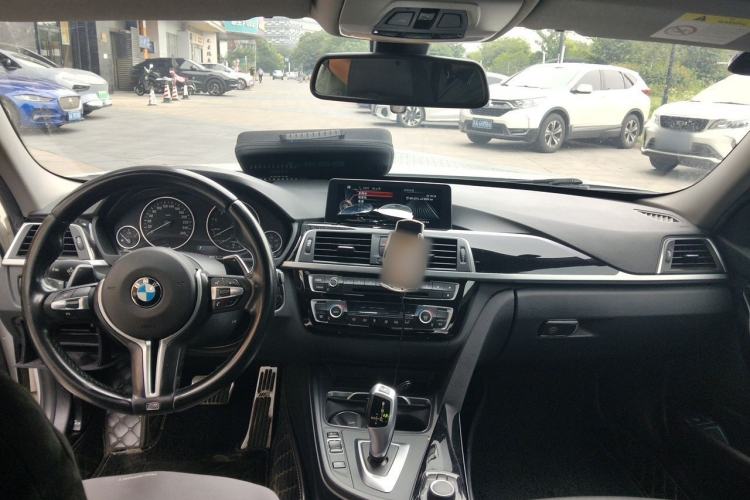 Used BMW 3 Series 2017 320Li Fashion Model Center Console