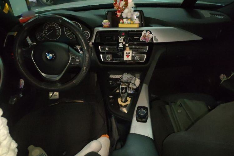 Used BMW 3 Series 2017 320i M Sport Center Console