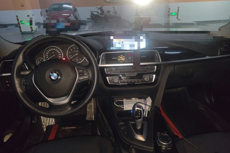 Used BMW 3 Series 2017 320Li Fashion Model Center Console