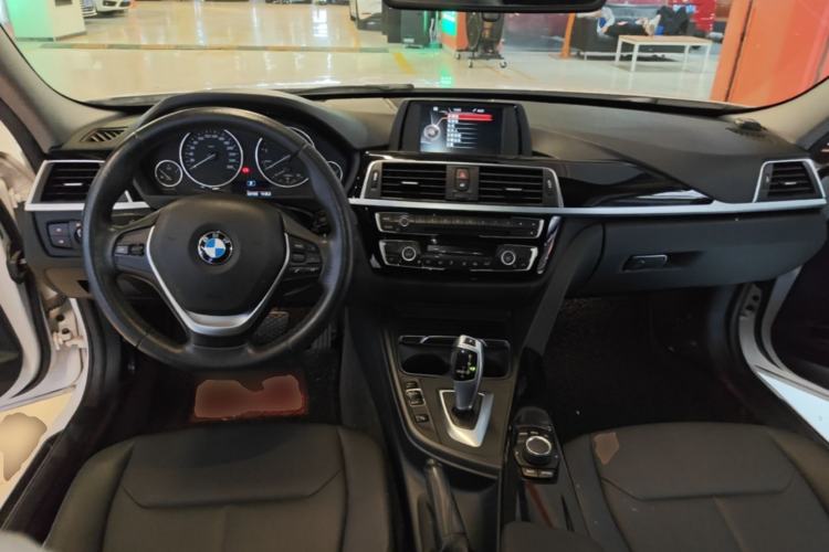 Used BMW 3 Series 2017 320Li Fashion Model Center Console