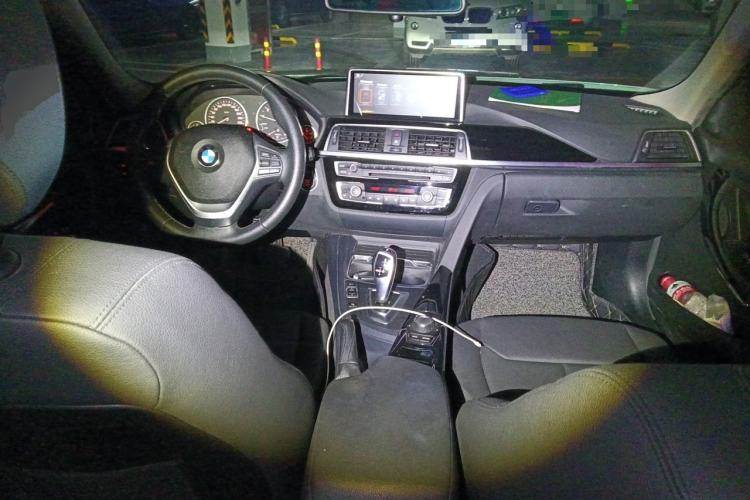 Used BMW 3 Series 2017 320Li Fashion Model Center Console
