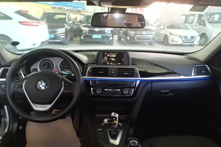 Used BMW 3 Series 2017 320Li Fashion Model Center Console