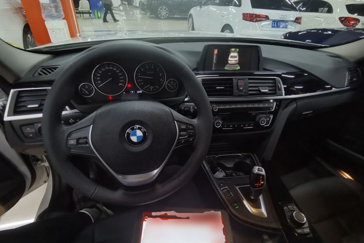 Used BMW 3 Series 2017 320Li Fashion Model Center Console
