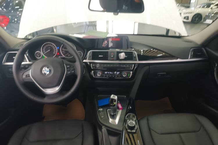 Used BMW 3 Series 2017 320Li Fashion Model Center Console