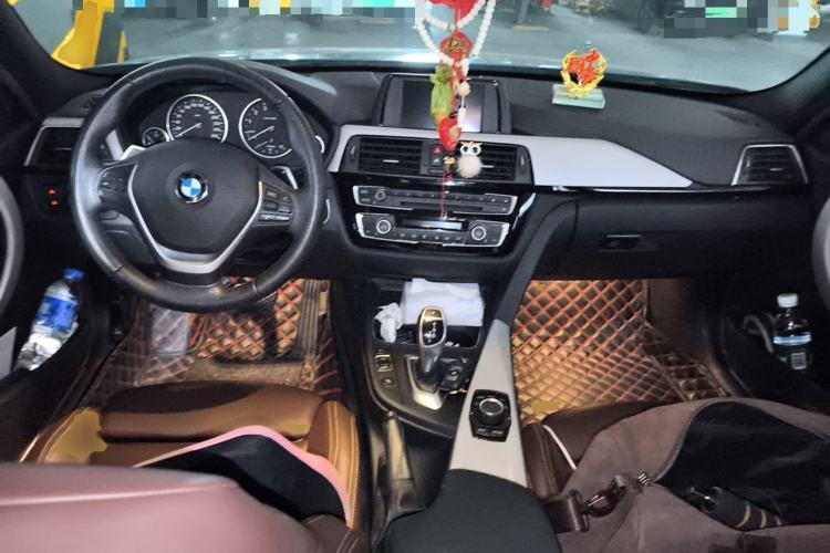 Used BMW 3 Series 2017 320i M Sport Center Console