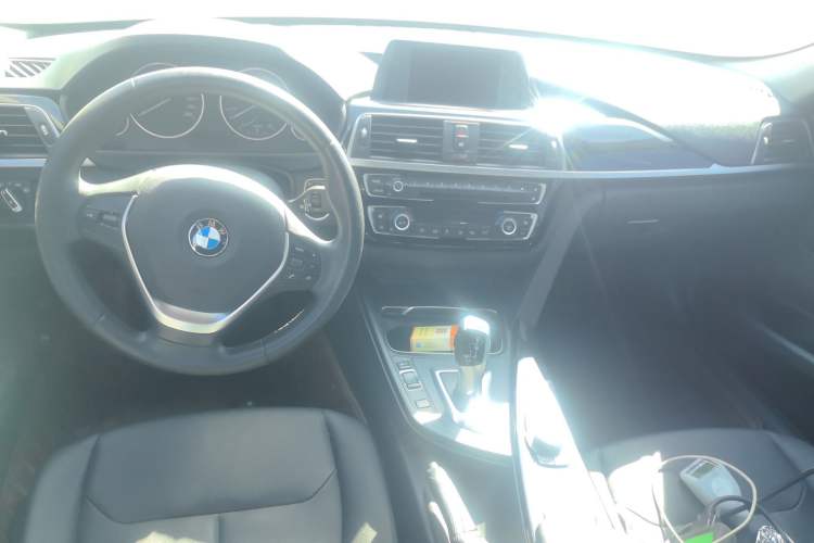 Used BMW 3 Series 2017 320Li Fashion Model Center Console