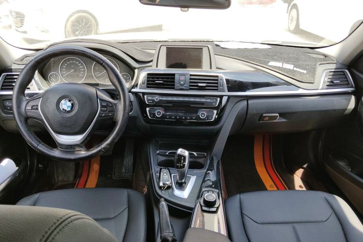 Used BMW 3 Series 2017 320Li Fashion Model Center Console