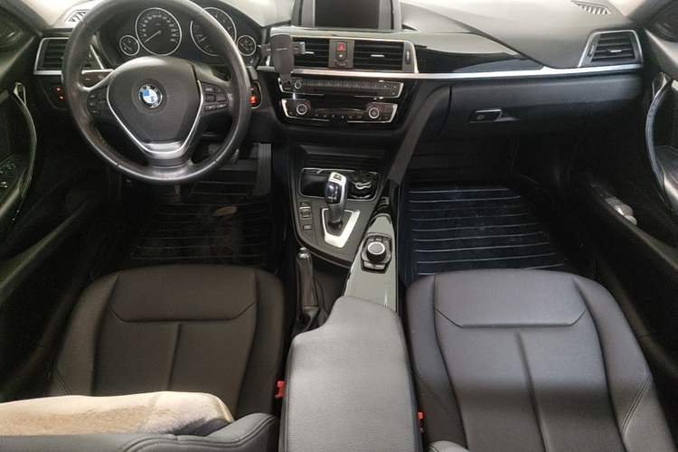 Used BMW 3 Series 2017 320Li Fashion Model Center Console