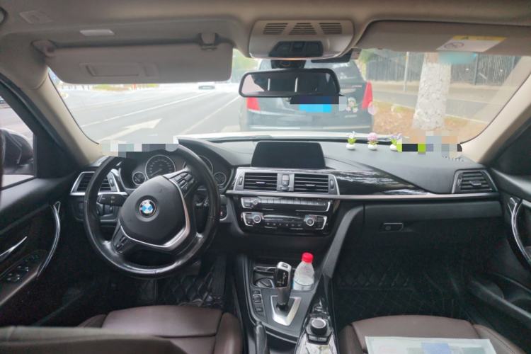 Used BMW 3 Series 2017 318i Fashion Model Center Console