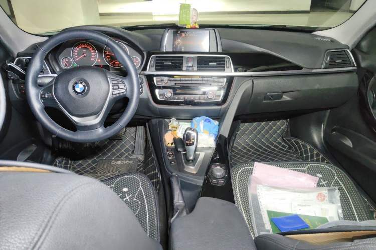 Used BMW 3 Series 2017 320Li Fashion Model Center Console
