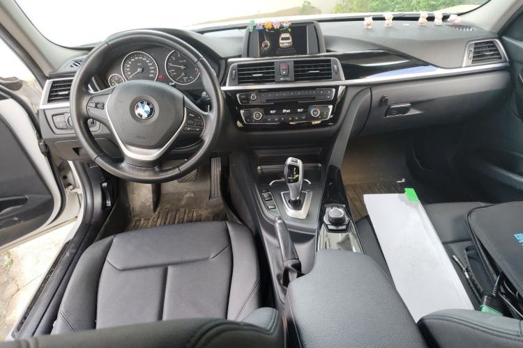 Used BMW 3 Series 2017 318Li Fashion Model Center Console