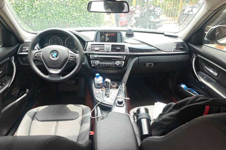 Used BMW 3 Series 2017 318Li Fashion Model Center Console