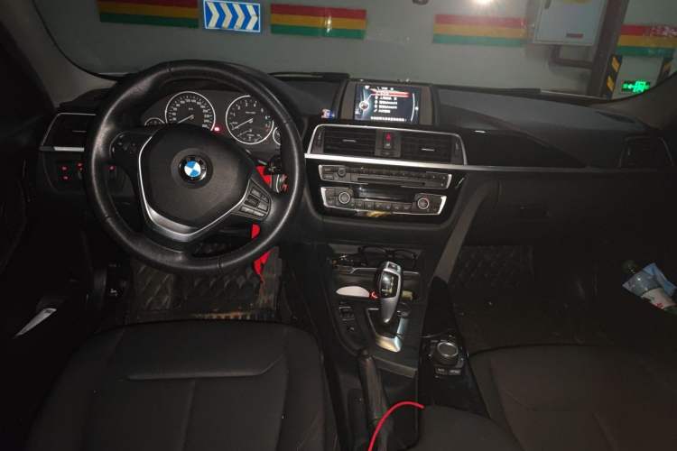 Used BMW 3 Series 2017 320Li Fashion Model Center Console