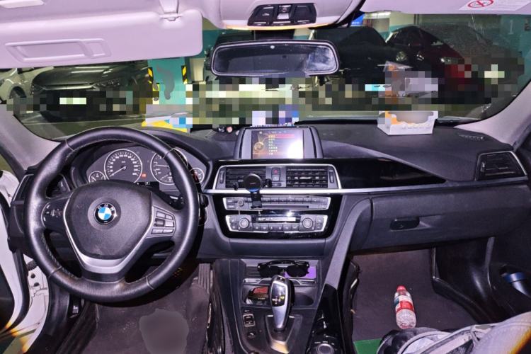 Used BMW 3 Series 2017 320Li xDrive Fashion Model Center Console