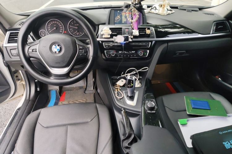 Used BMW 3 Series 2017 318Li Fashion Model Center Console