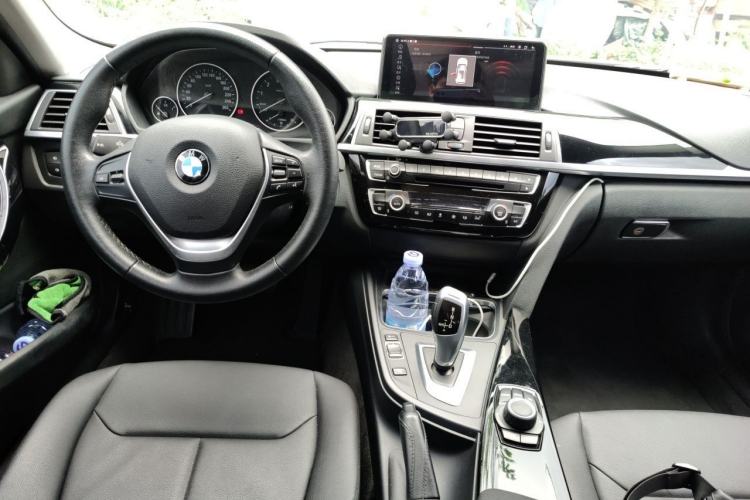 Used BMW 3 Series 2017 318Li Fashion Model Center Console