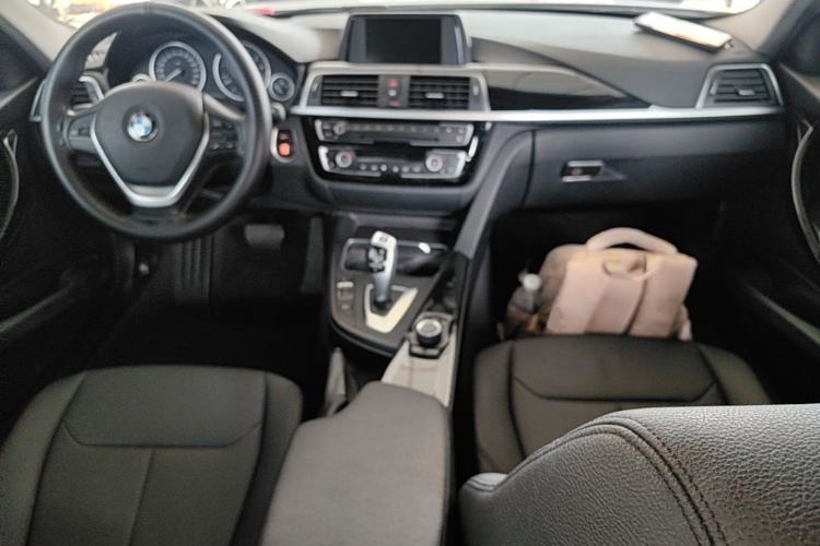 Used BMW 3 Series 2017 320Li Fashion Model Center Console