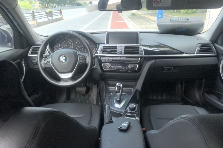 Used BMW 3 Series 2017 320Li Fashion Model Center Console