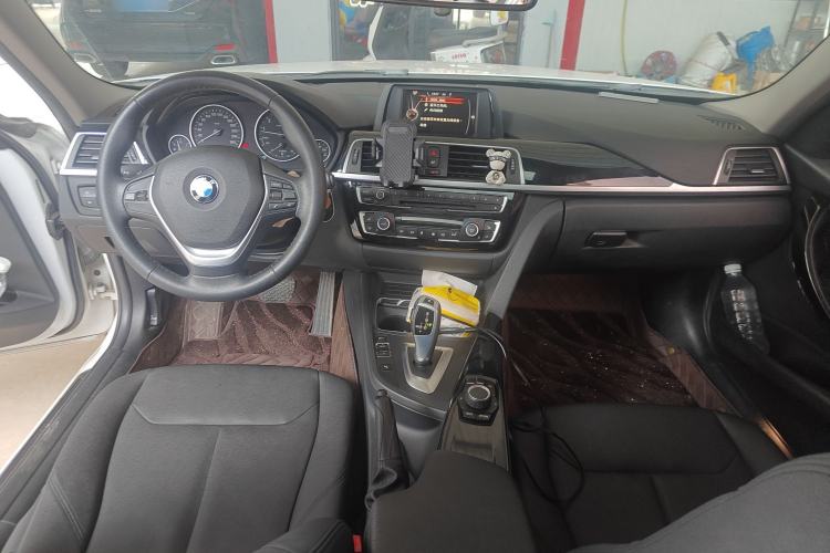 Used BMW 3 Series 2017 320Li Fashion Model Center Console