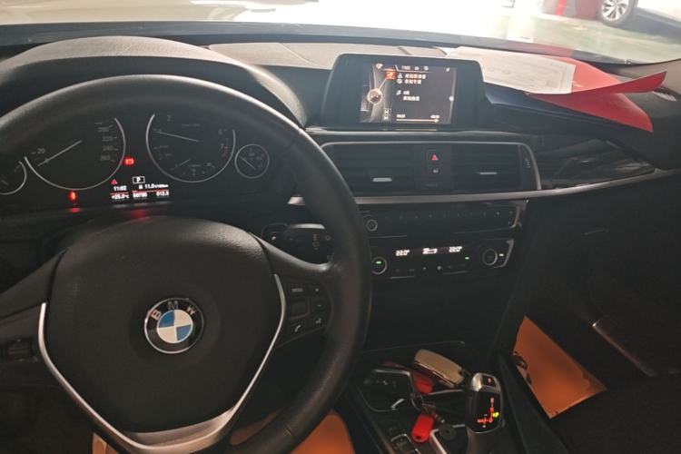 Used BMW 3 Series 2017 320Li Fashion Model Center Console