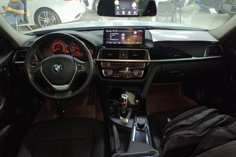 Used BMW 3 Series 2017 320Li Fashion Model Center Console