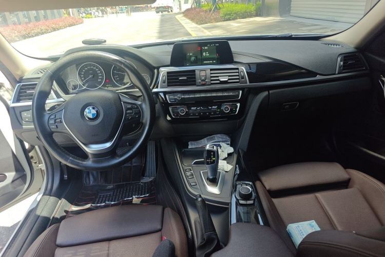 Used BMW 3 Series 2017 320Li Fashion Model Center Console