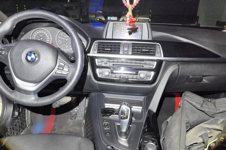Used BMW 3 Series 2017 320Li Fashion Model Center Console