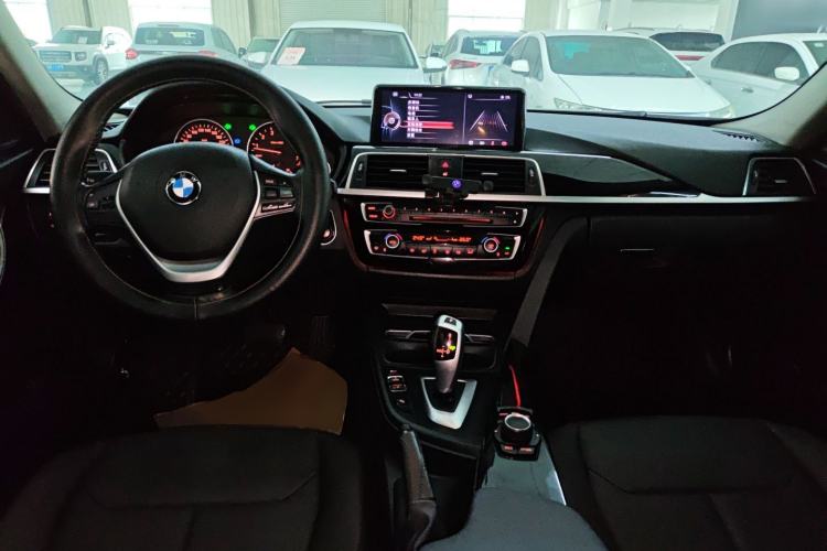 Used BMW 3 Series 2017 320Li Fashion Model Center Console